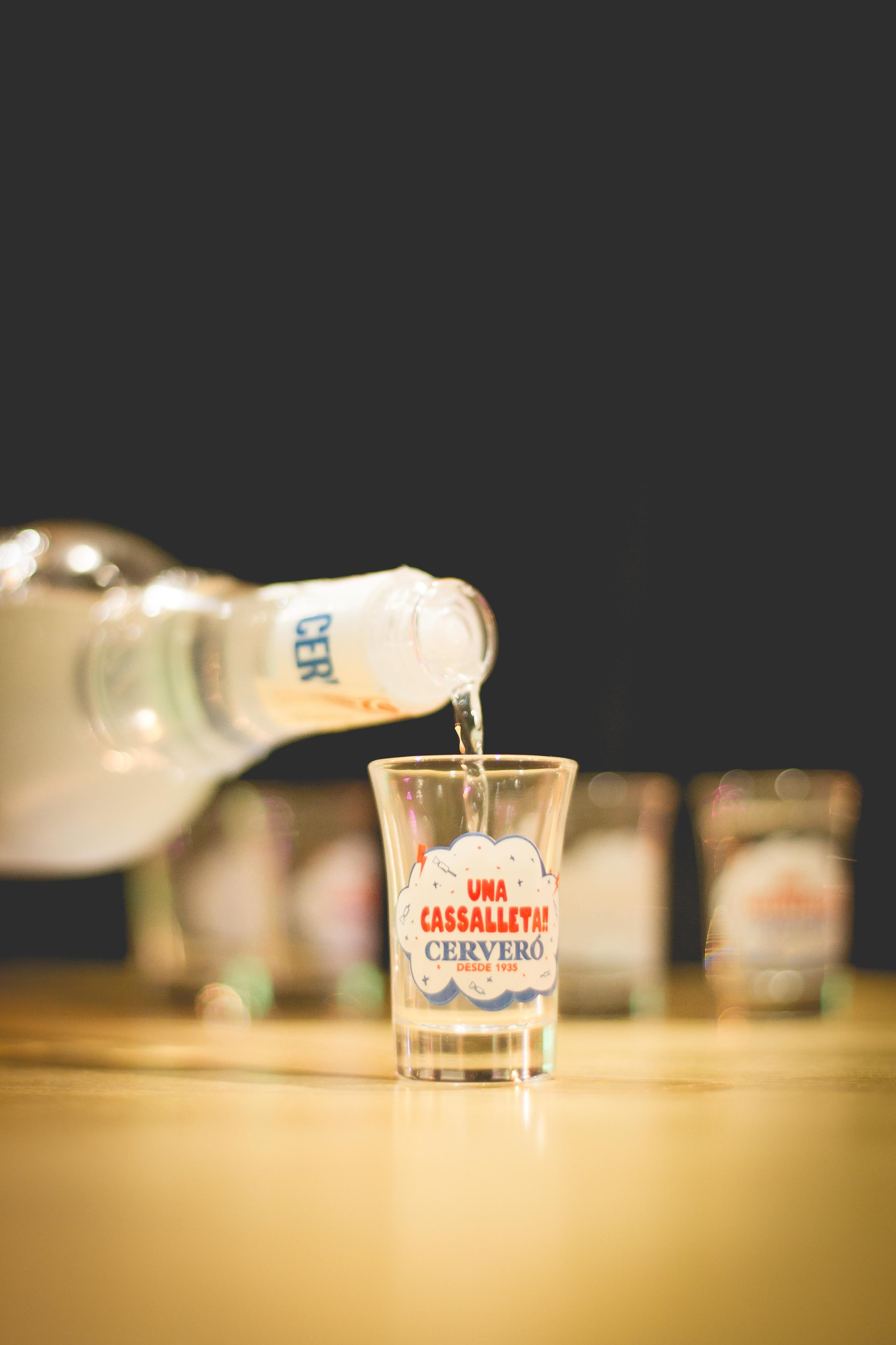 Cassalla Cerveró. Destil·leria Cerveró a Cullera. Cazalla valenciana